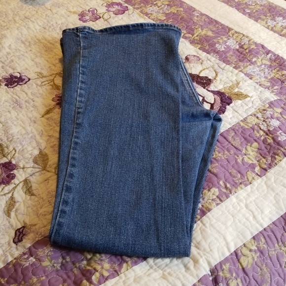 American Eagle Jean's - Picture 5 of 6